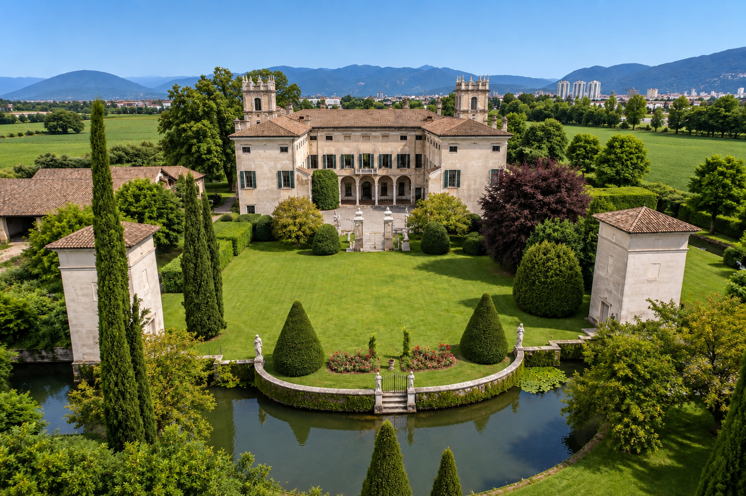 Vista panoramica di Villa Il Labirinto e dei suoi giardini